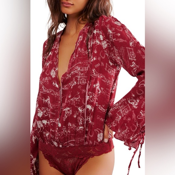 Free People Everything's Rosy Bodysuit Western Print NWOT Size XS $98 - Picture 1 of 9